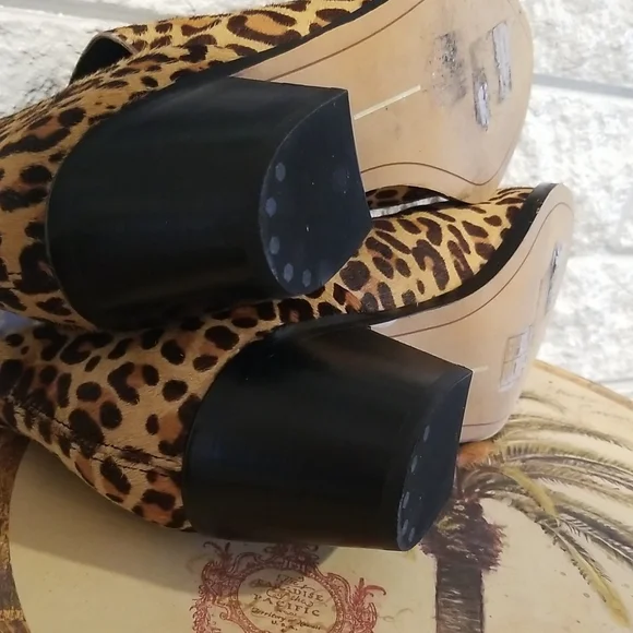 Dolce Vita Animal Print V side Bootie Size 10 fits like 9.5 - Picture 6 of 16